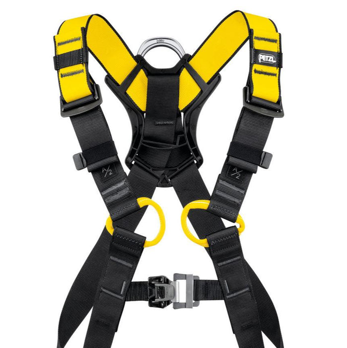 Petzl Newton Harness (European Version0 Close up of the color-coded straps (yellow/black) which provide rapid identification of the upper and lower parts of the harness
before donning.